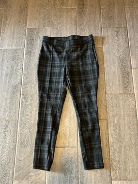 Time and Tru Black and Gray Plaid Ponte Pants- size medium